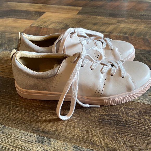 NWOT Sketcher Street pink sneakers size 7 - Picture 1 of 8